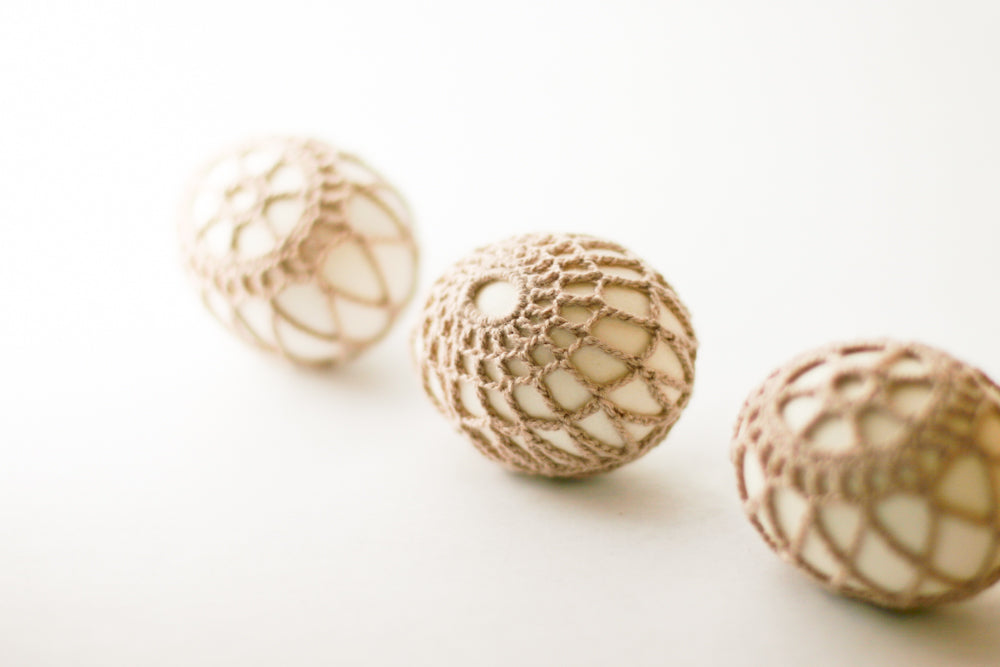 Crochet-Covered Easter Eggs –a DIY tutorial