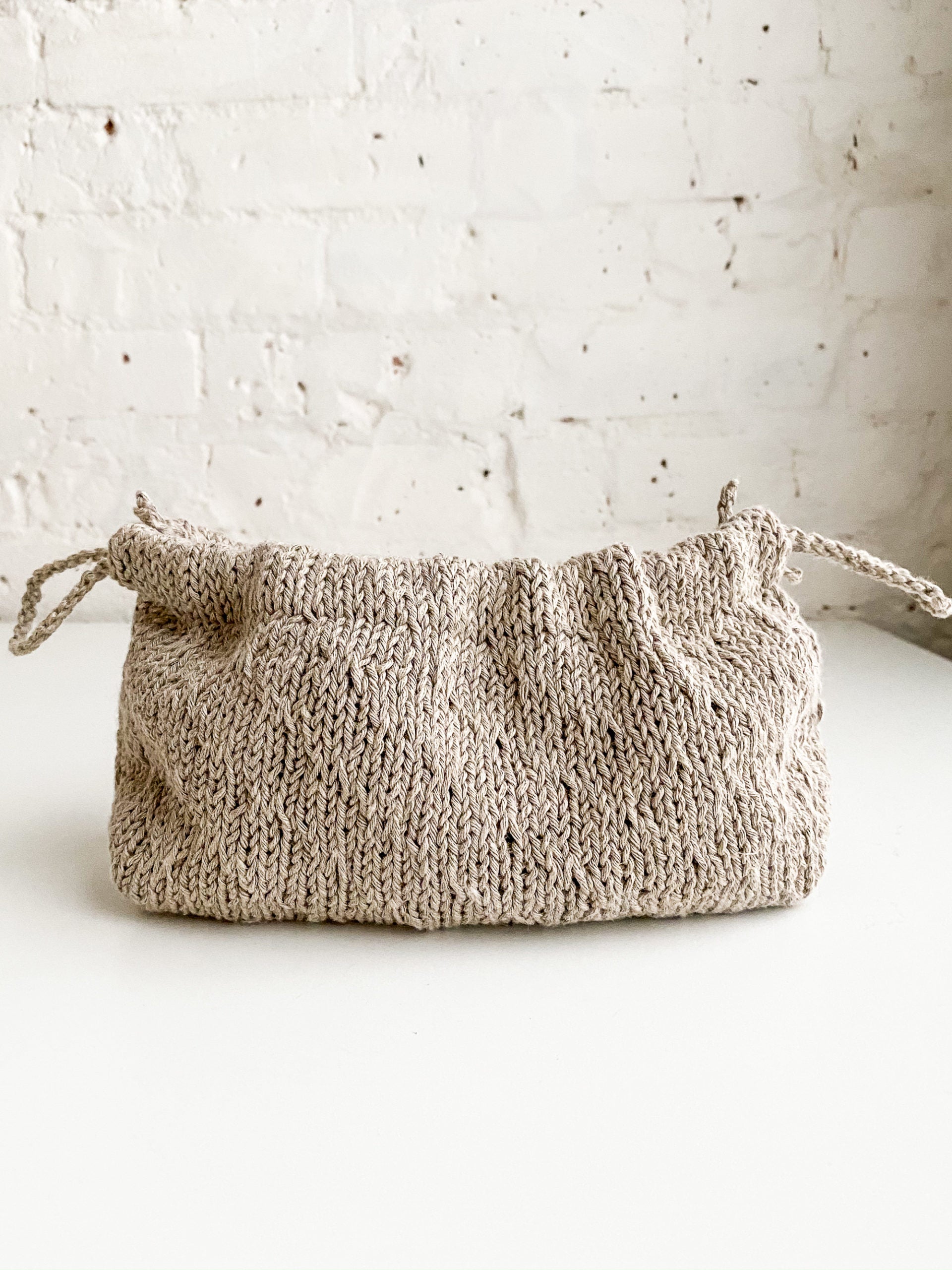 Drawstring Knit Bag Pattern in Trellis Stitch