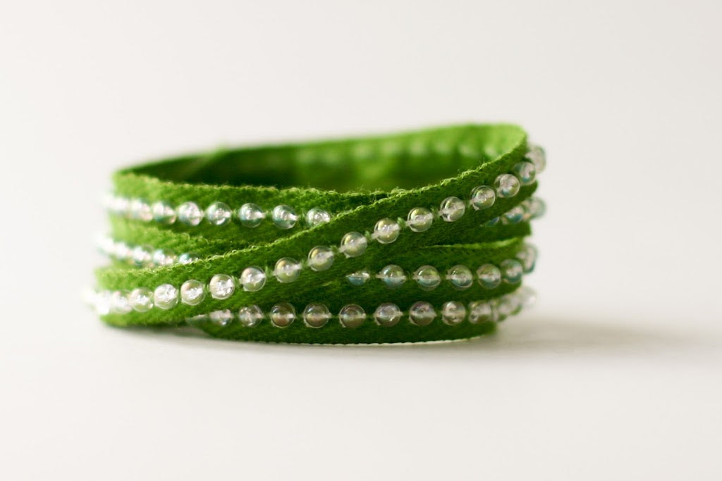 Day 22: A Crystal Wrap - a diy bracelet tutorial