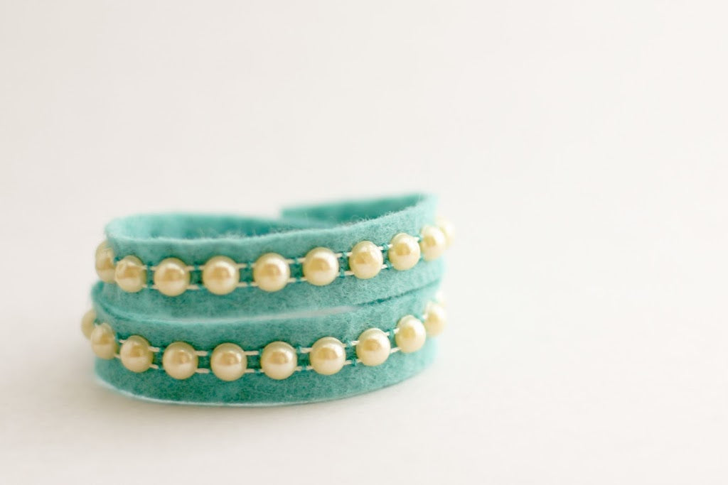 Day 6: A Pearl Cuff - a diy pearl and felt bracelet