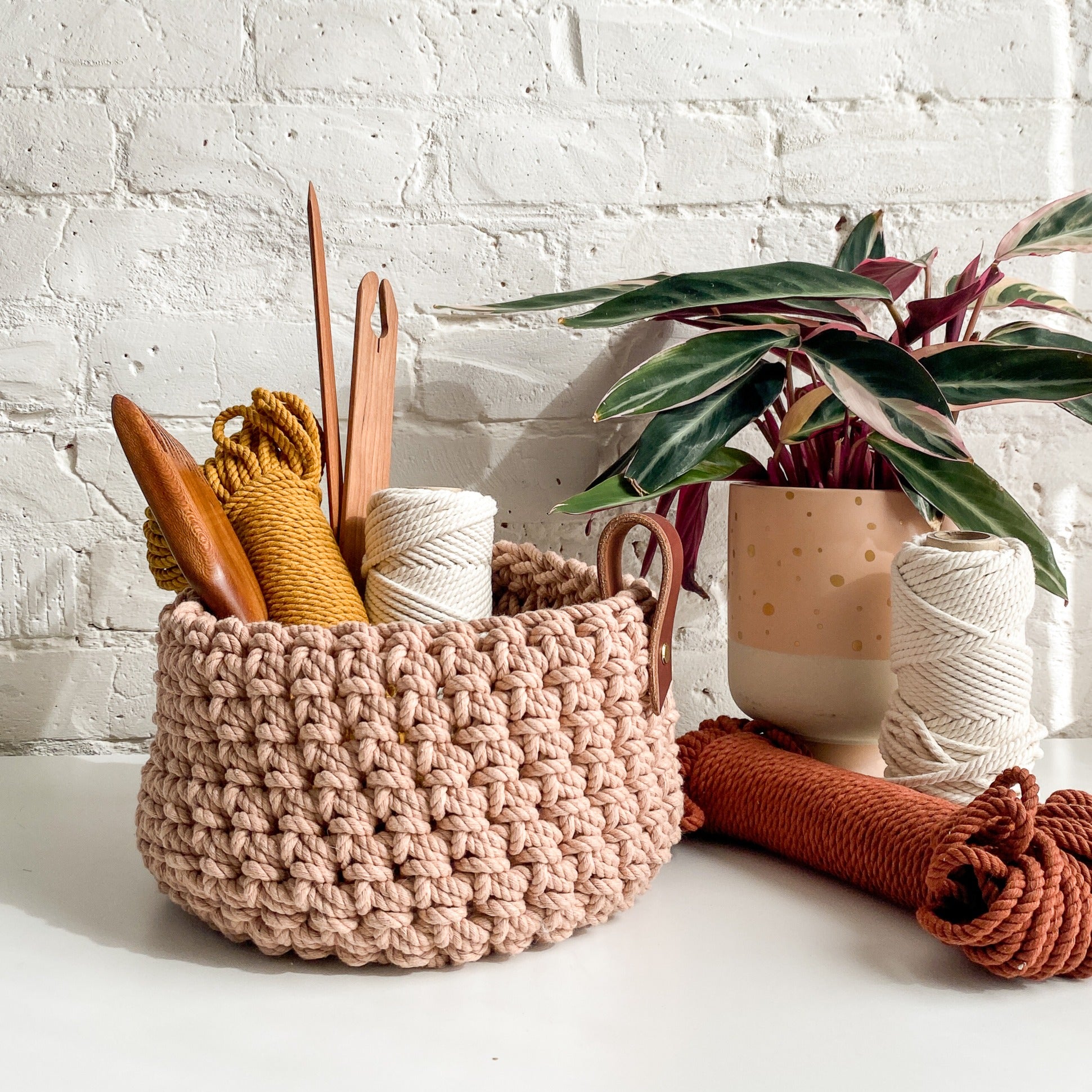 Chelsea Rope Basket With Leather Handle