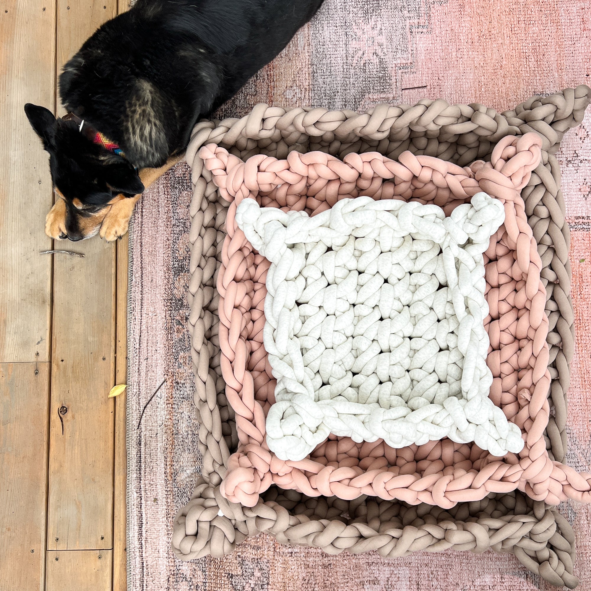 Lucy Pet Beds Pattern