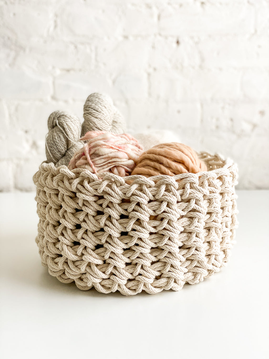 Finger Crochet a Gorgeous Basket with Natural Rope