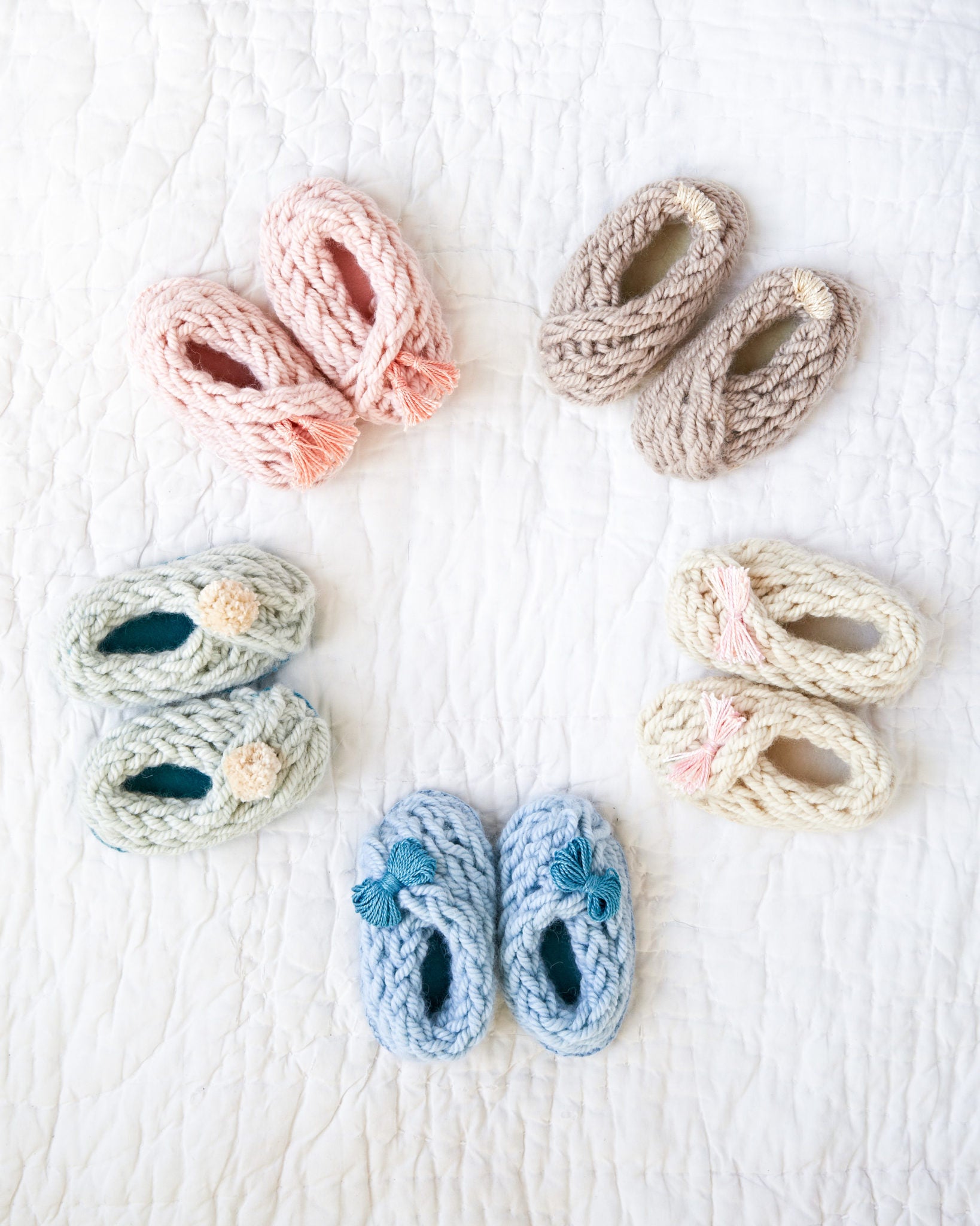 Baby Booties «« Finger Knitting Pattern from Knitting Without Needles by Anne Weil