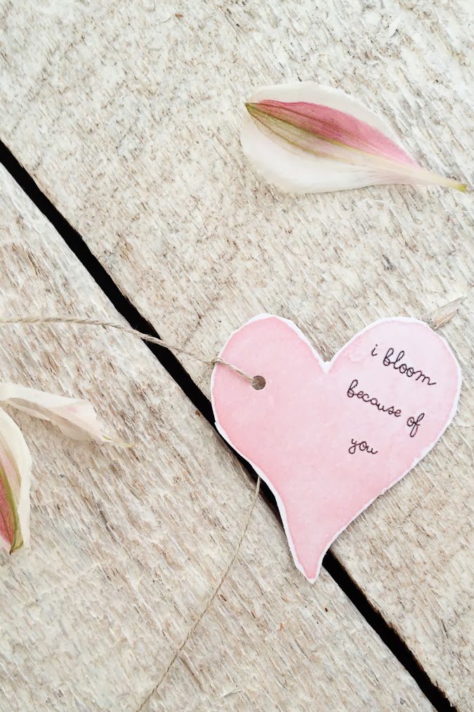 Teacher Valentine Bouquet DIY with Free Printable Heart Tag