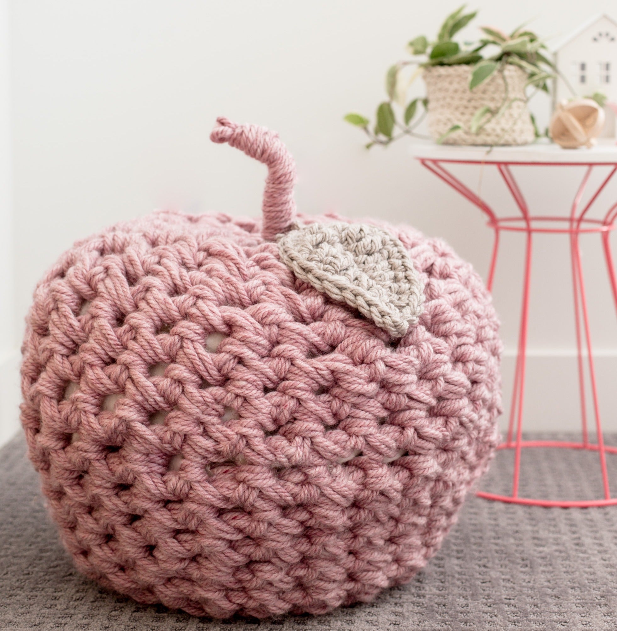 Giant Apple and Pear Pouf Pattern