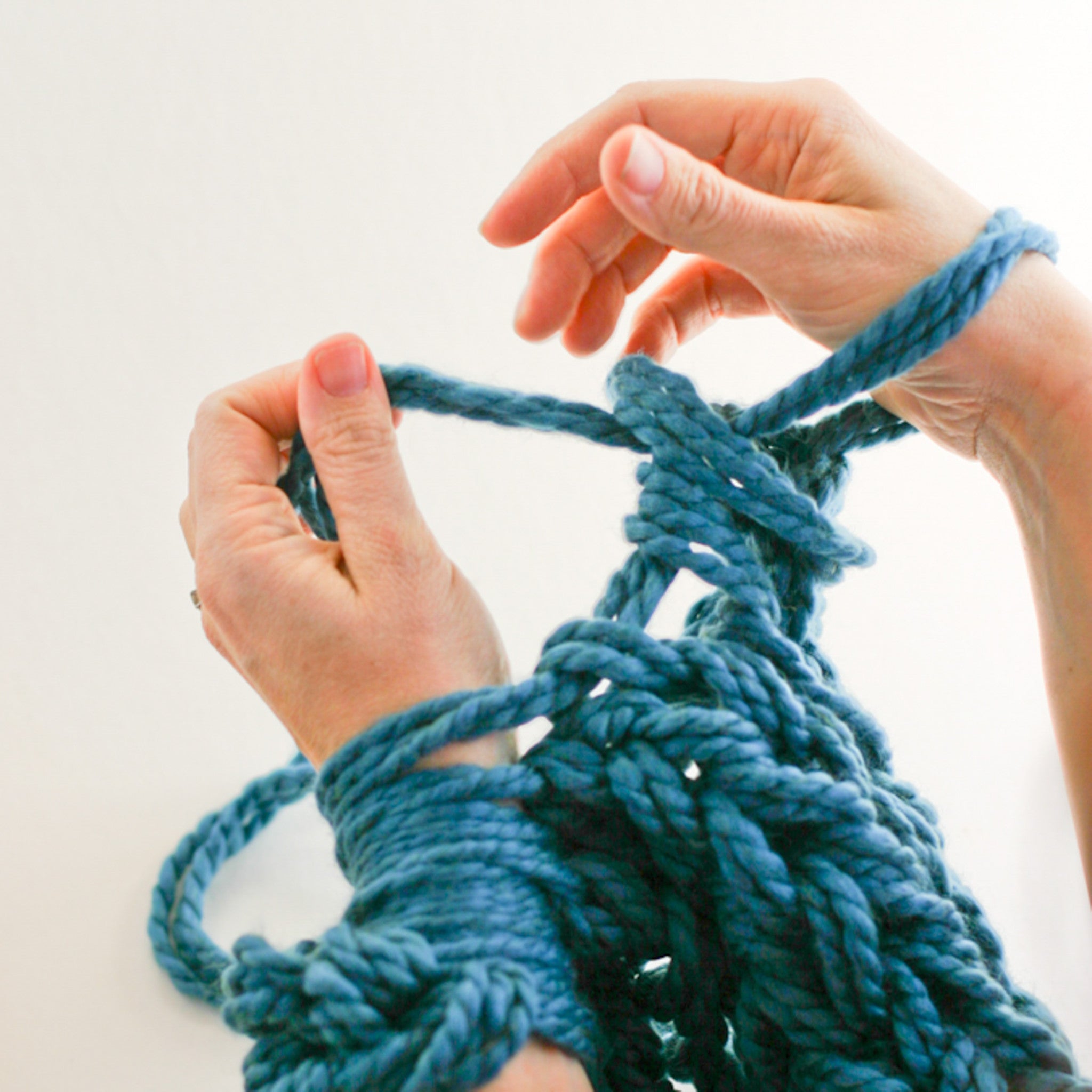 Arm knitting for beginners step by step hot sale