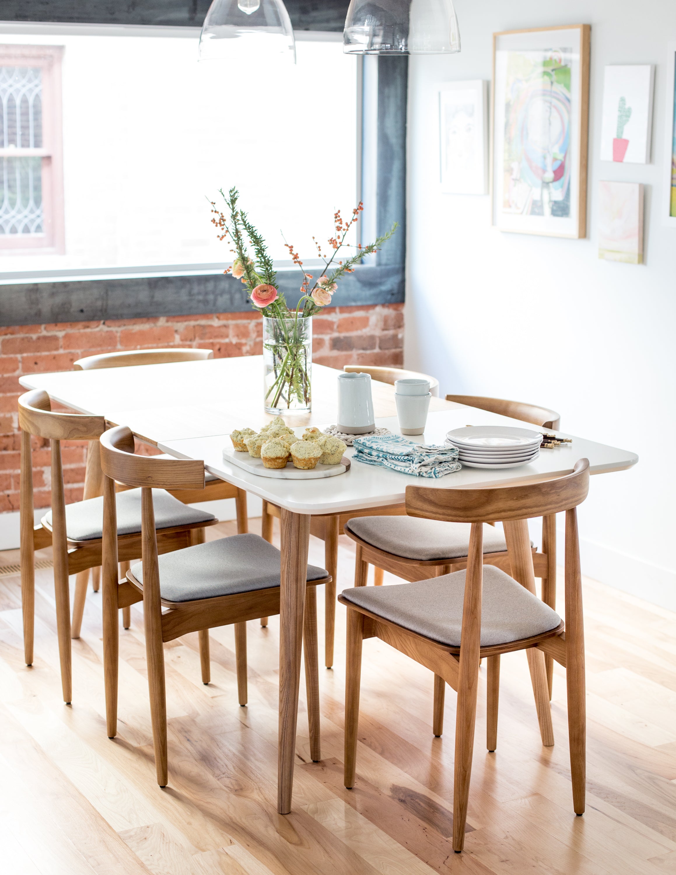 Mid-Century Modern Dining Table and Chairs - Flax & Twine (700 x 906 Pixel)